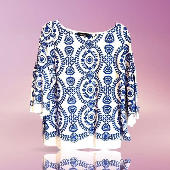 NWT XL Karen Kane Blue and White Embroidered Top - Picture 2 of 7